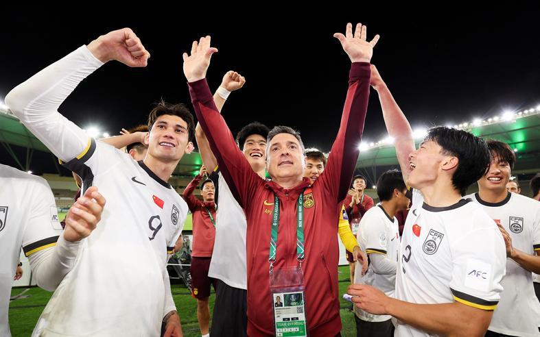 Kaiyun中国官网-CCTV5直播中日大战!球迷:再赢一场回家过年 董方卓:继续打我脸